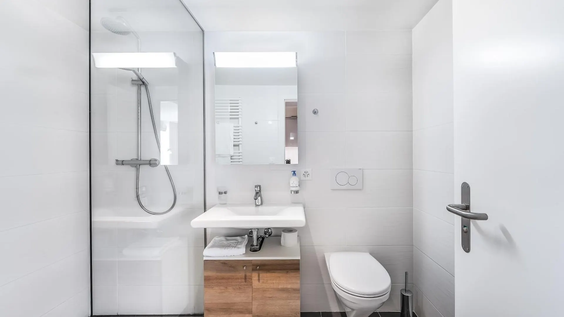 Apartment Noirettes 24-7 Keyless Entry By Homenhancement Geneva